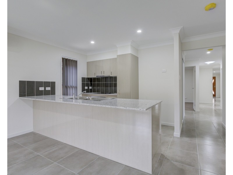 39 Gillian Drive, Coomera QLD 4209