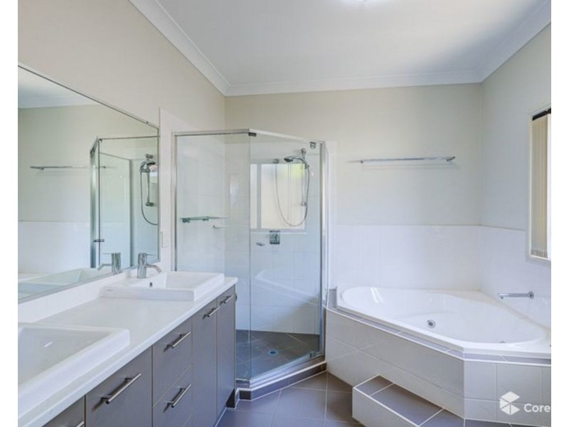 3 Chesterton Street, Pacific Pines QLD 4211