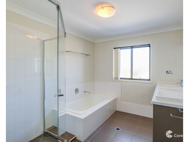 3 Chesterton Street, Pacific Pines QLD 4211