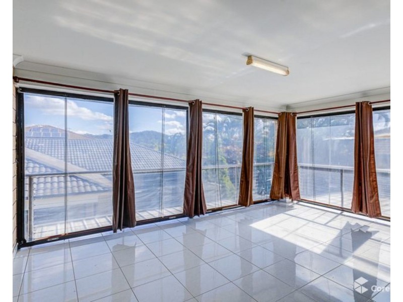 3 Chesterton Street, Pacific Pines QLD 4211