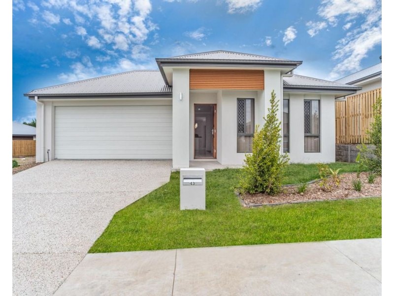 43 Flametree Circuit, Arundel QLD 4214