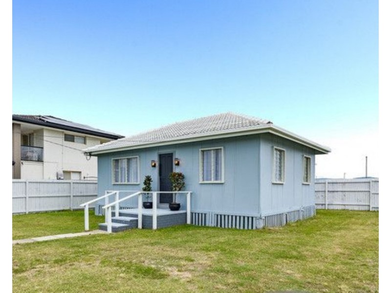 61 Crescent Avenue, Hope Island QLD 4212