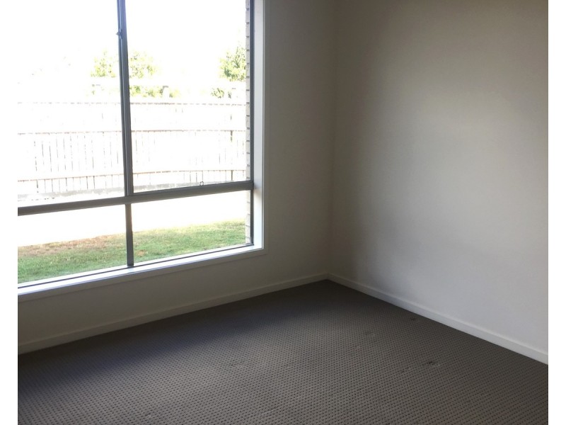 1/18 Steven Crescent, Pimpama QLD 4209