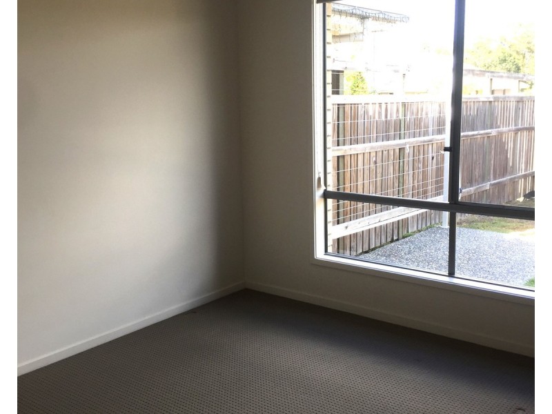 1/18 Steven Crescent, Pimpama QLD 4209