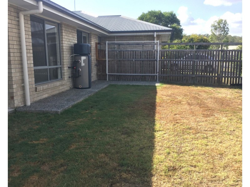 1/18 Steven Crescent, Pimpama QLD 4209