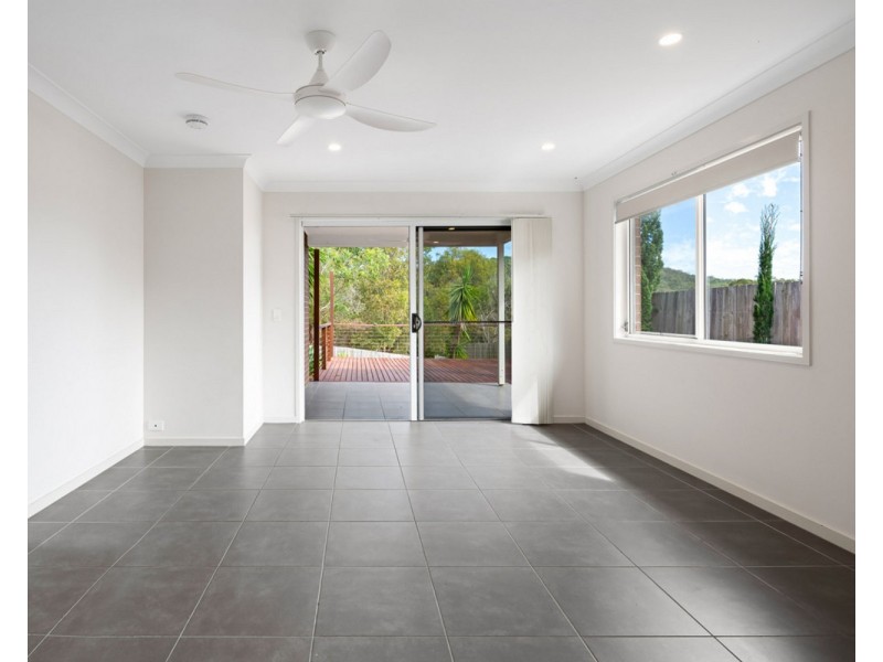 22 Dumaresq Street, Pacific Pines QLD 4211