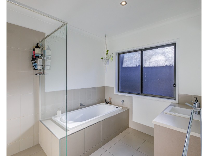 18 Major Mitchell Drive, Upper Coomera QLD 4209