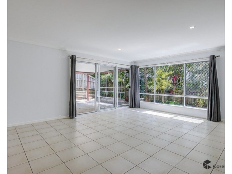 3 Norfolk Drive, Pacific Pines QLD 4211