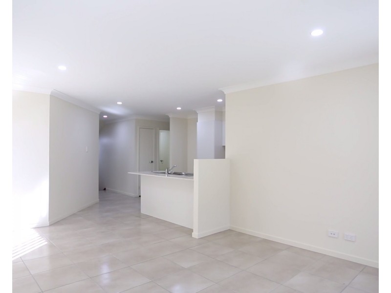11 Geoffrey Miller Avenue, Pimpama QLD 4209