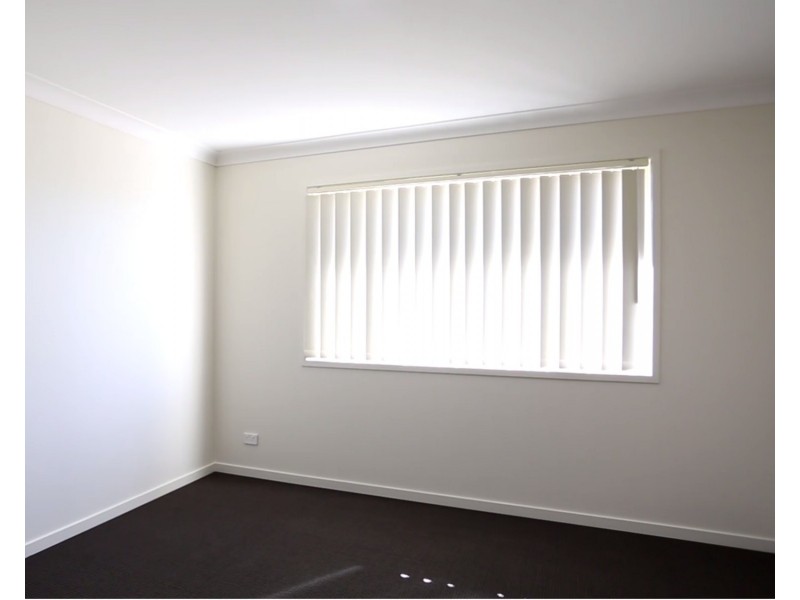 11 Geoffrey Miller Avenue, Pimpama QLD 4209