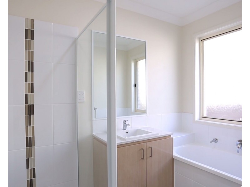 11 Geoffrey Miller Avenue, Pimpama QLD 4209
