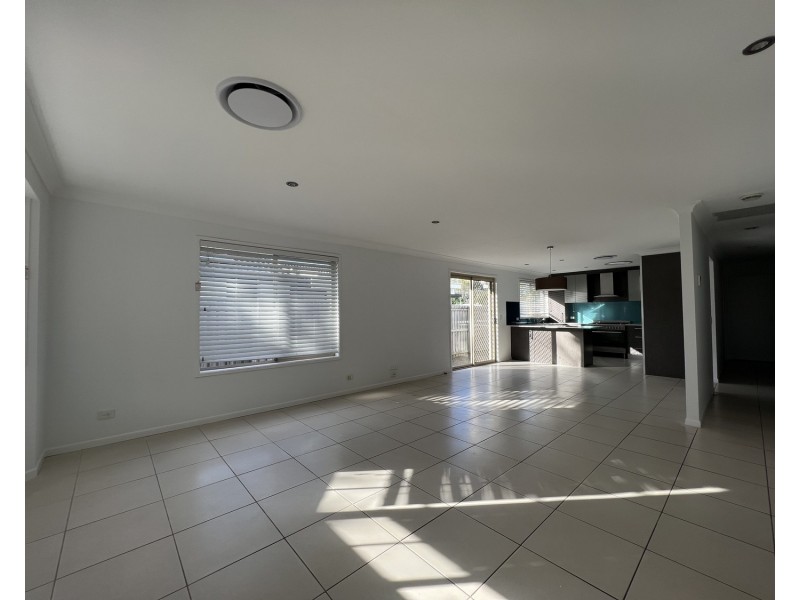 13 Turana Street, Coombabah QLD 4216