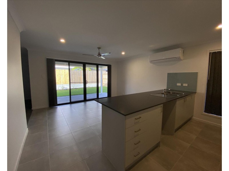 7 Eileen Court, Logan Reserve QLD 4133