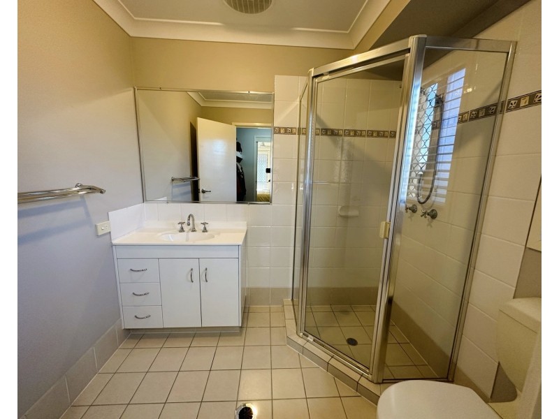 5 Taske Rise, Pacific Pines QLD 4211