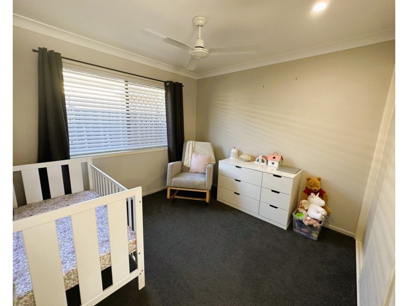 5 Taske Rise, Pacific Pines QLD 4211