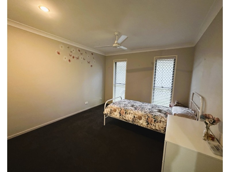 5 Taske Rise, Pacific Pines QLD 4211