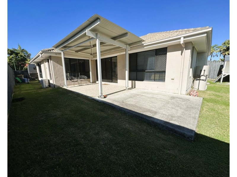 5 Taske Rise, Pacific Pines QLD 4211