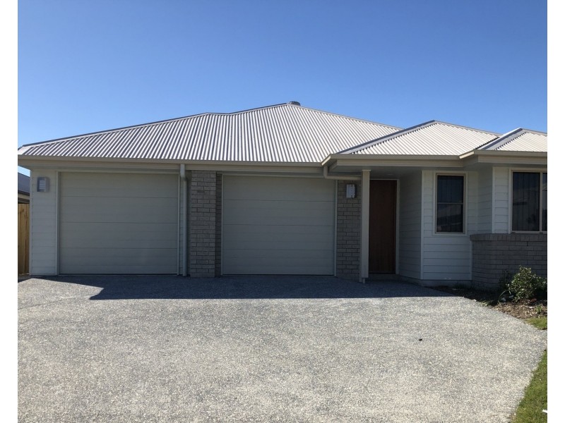 2/13 Coral Street, Pimpama QLD 4209