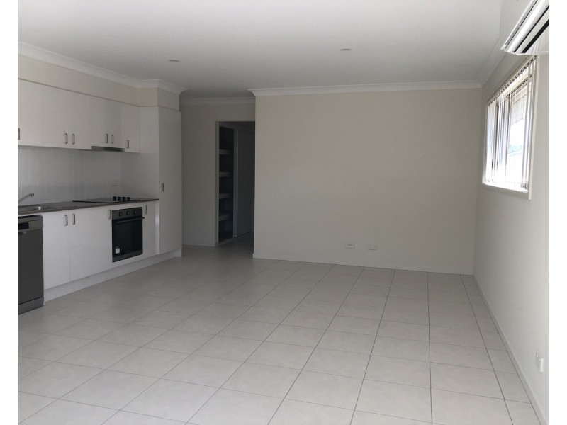 2/13 Coral Street, Pimpama QLD 4209