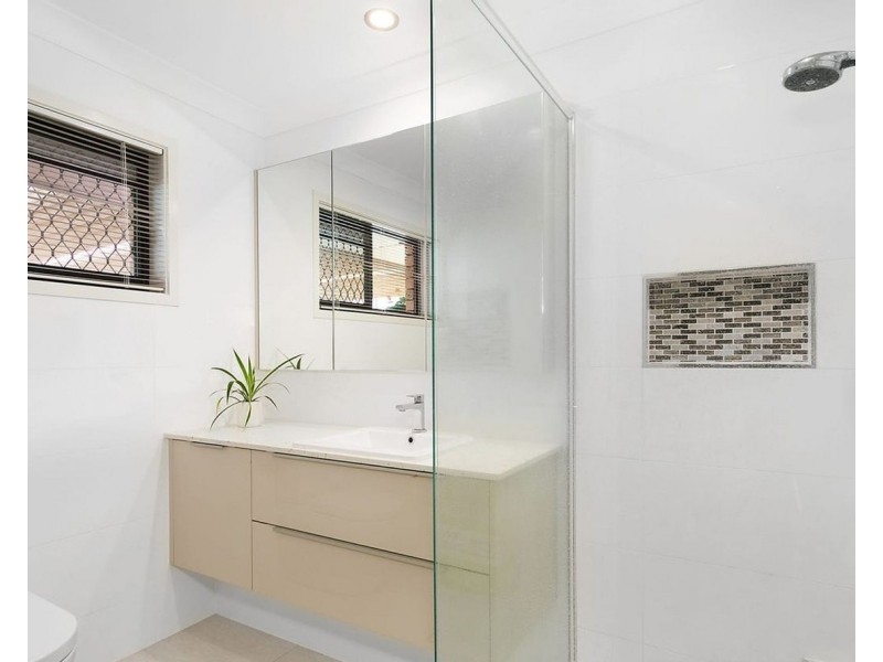 22 Murtha Drive, Elanora QLD 4221