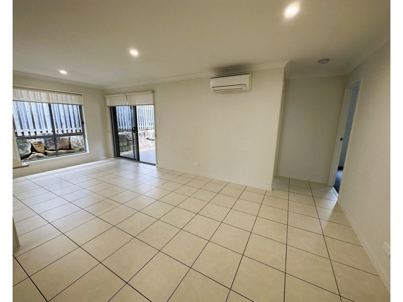 9 Hillstone Crescent, Maudsland QLD 4210