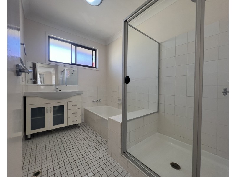 2/34 Bruce Avenue, Paradise Point QLD 4216