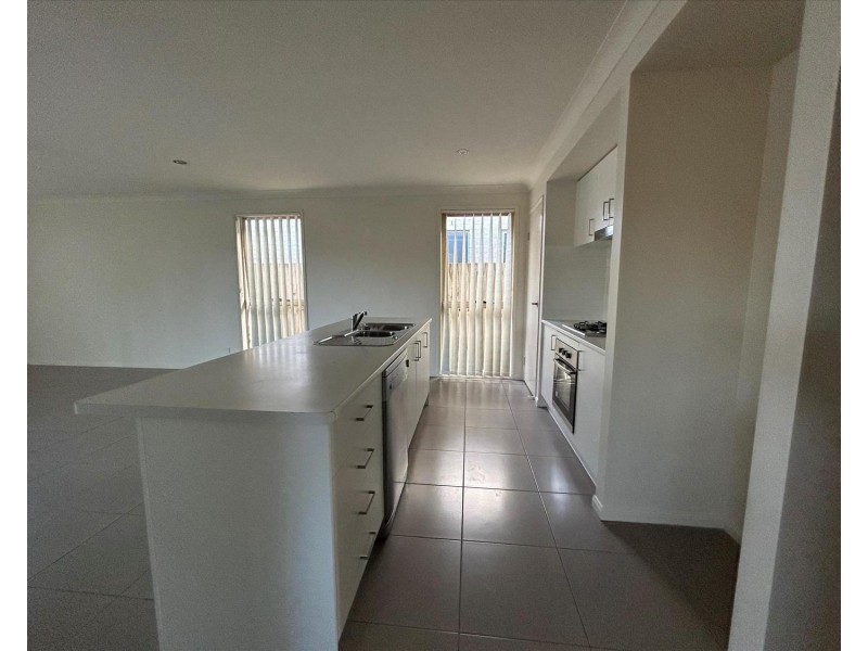 14 Beaumont Drive, Pimpama QLD 4209