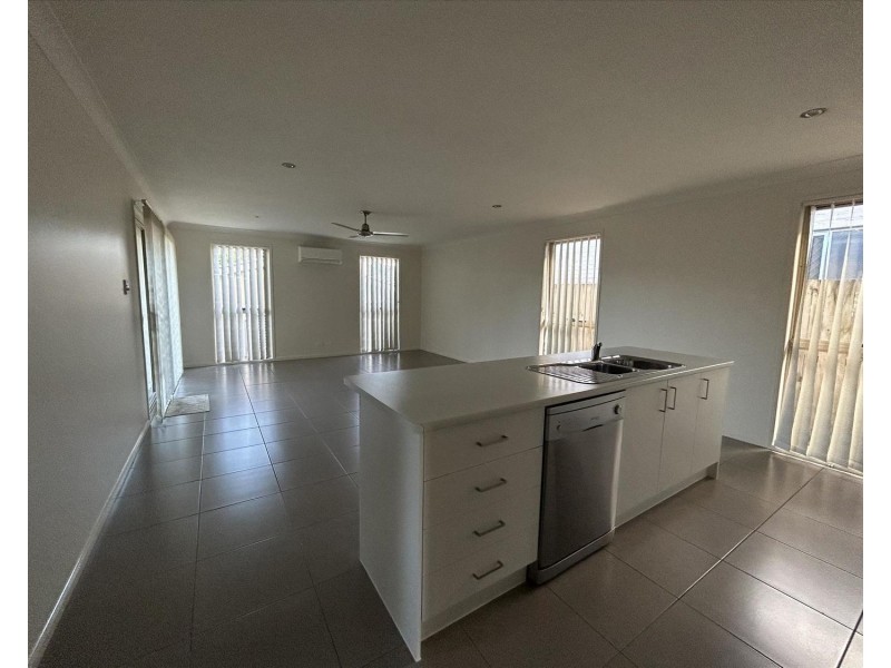 14 Beaumont Drive, Pimpama QLD 4209