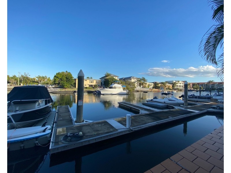 1/12 Canal Avenue, Runaway Bay QLD 4216