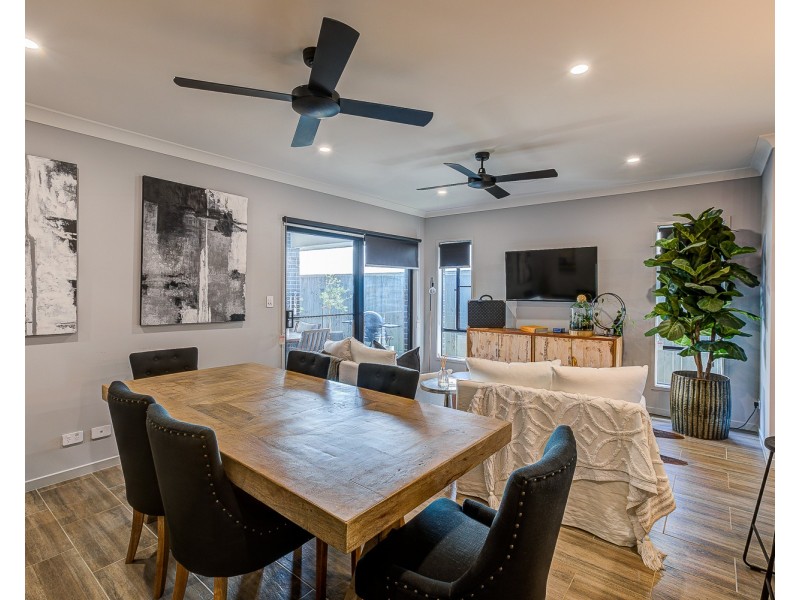 16 Scott Young Drive, Coomera QLD 4209