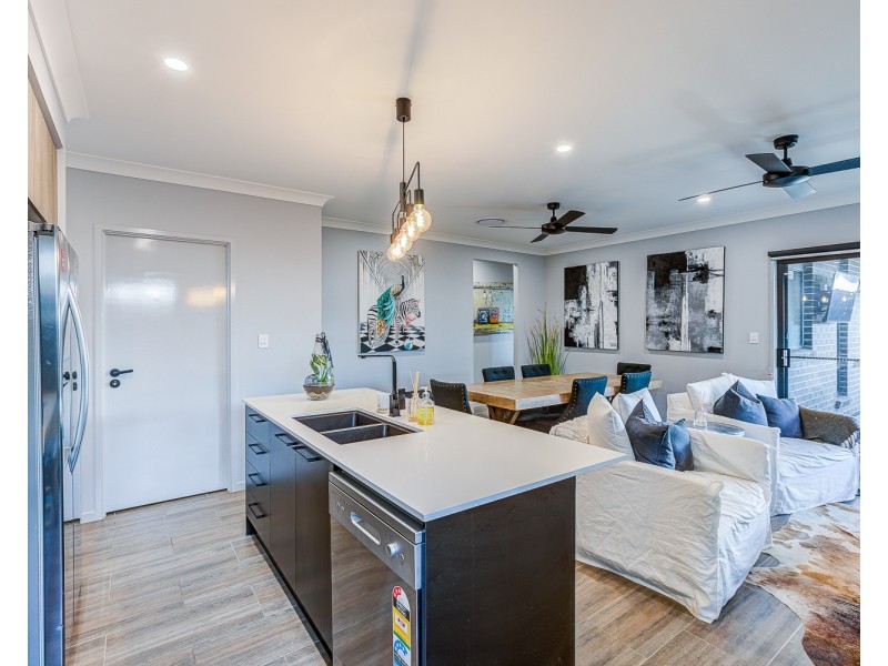 16 Scott Young Drive, Coomera QLD 4209