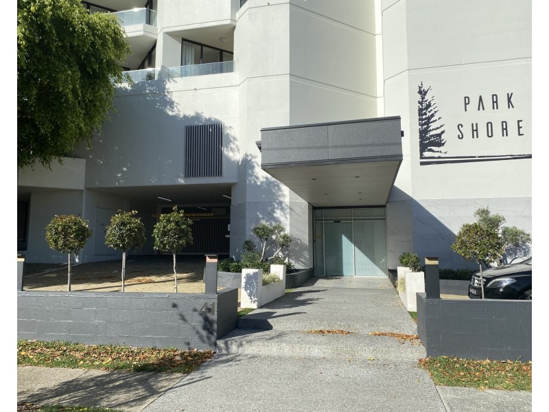 504/41 Labrador Street, Labrador QLD 4215