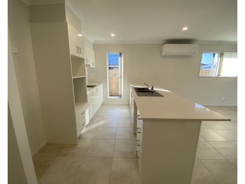 3 Eileen Court, Logan Reserve QLD 4133