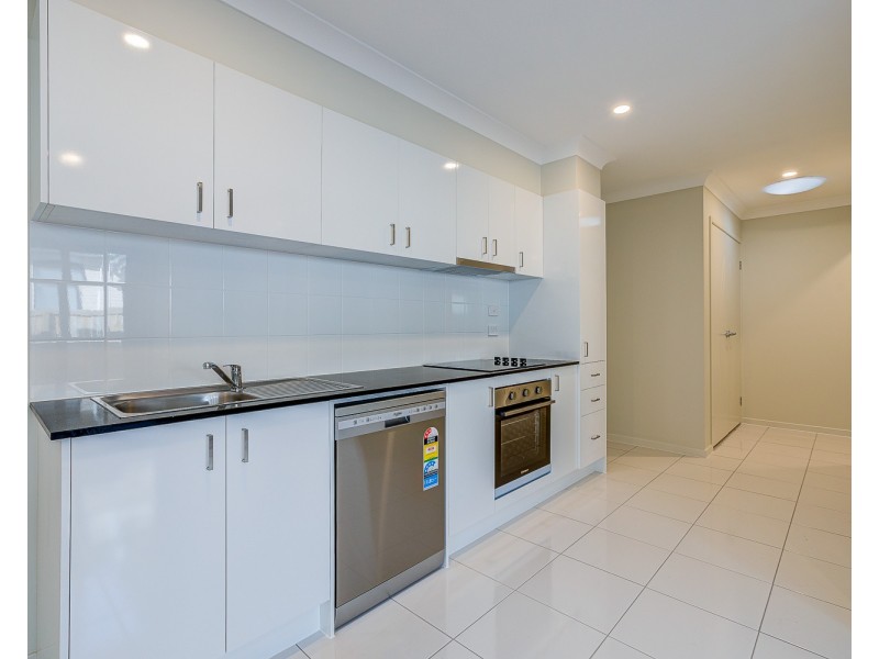 2/13 Seaford Street, Pimpama QLD 4209