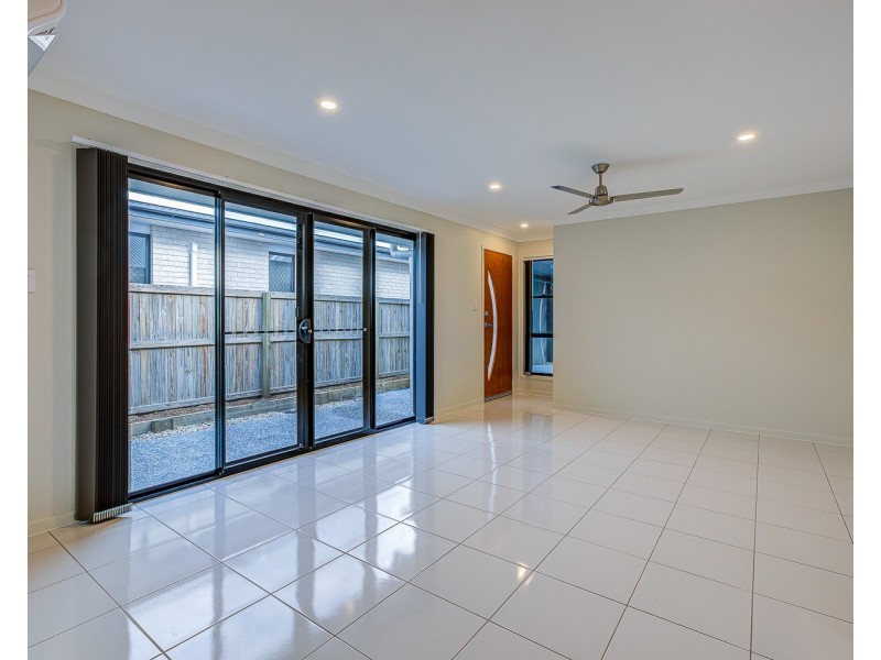 2/13 Seaford Street, Pimpama QLD 4209