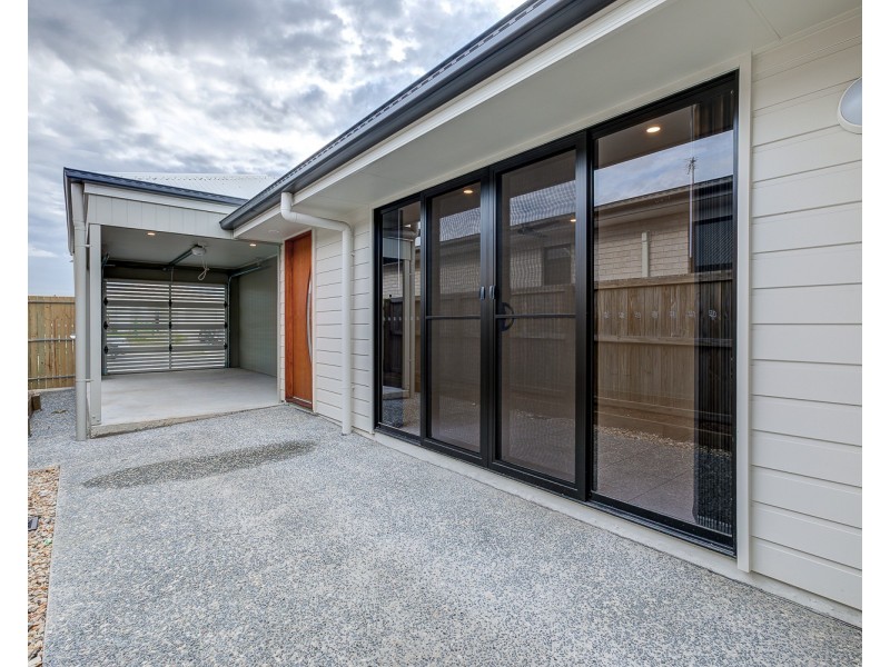 2/13 Seaford Street, Pimpama QLD 4209