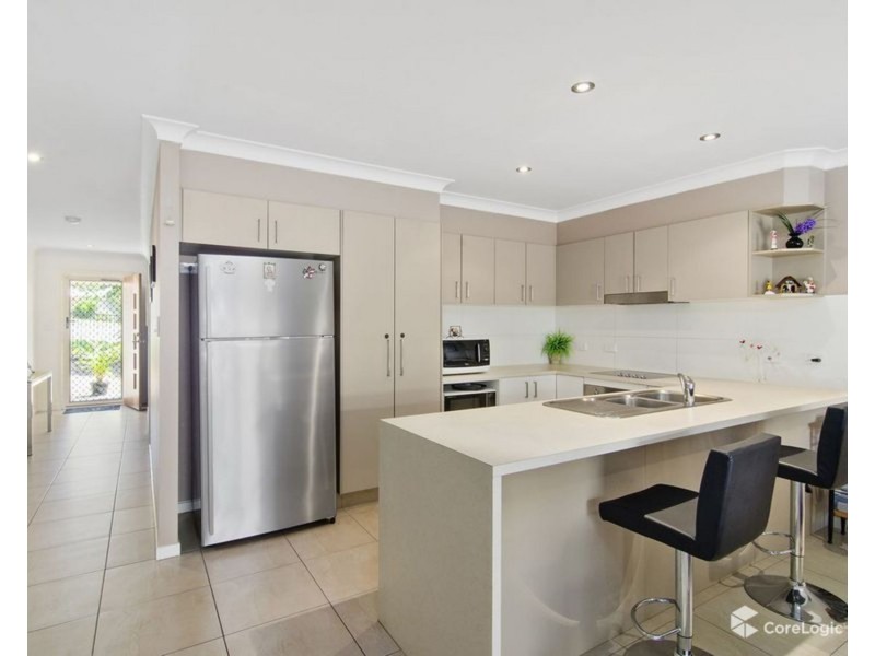 2/49 Harmsworth Road, Pacific Pines QLD 4211