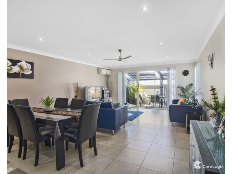2/49 Harmsworth Road, Pacific Pines QLD 4211