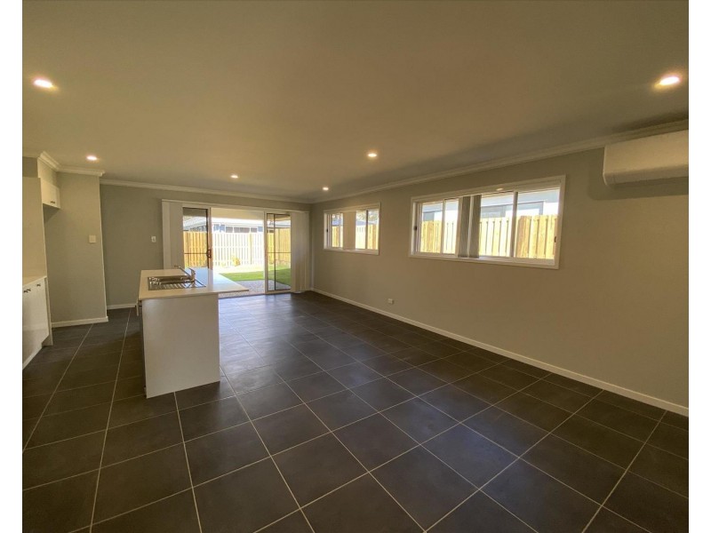 16 Aspen Circuit, Logan Reserve QLD 4133