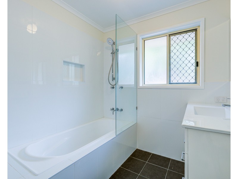 32 Capricorn Drive, Pacific Pines QLD 4211