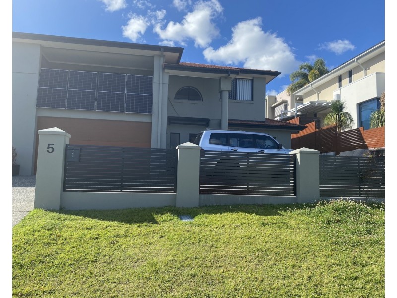 5a Mal Burke Street, Southport QLD 4215