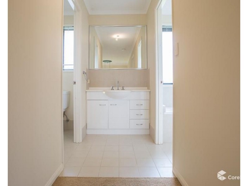 5a Mal Burke Street, Southport QLD 4215