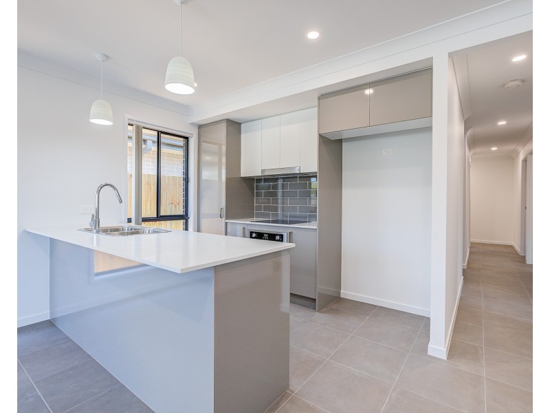 6 Heron Lane, Bahrs Scrub QLD 4207