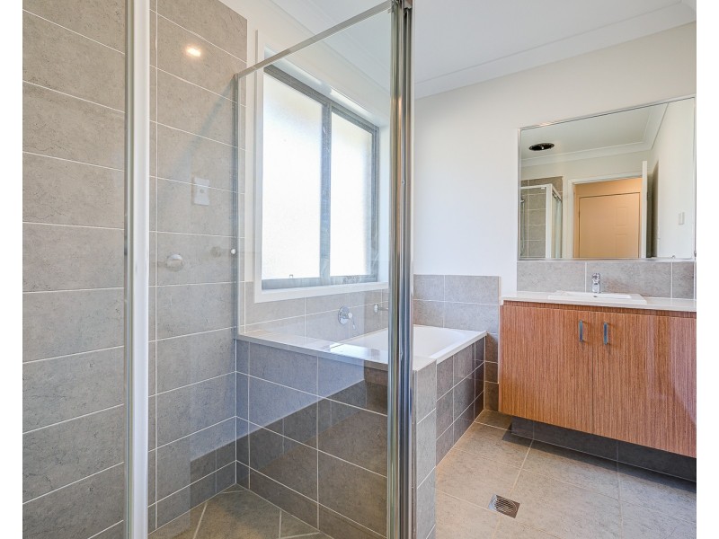 29 Ioannou Place, Coomera QLD 4209