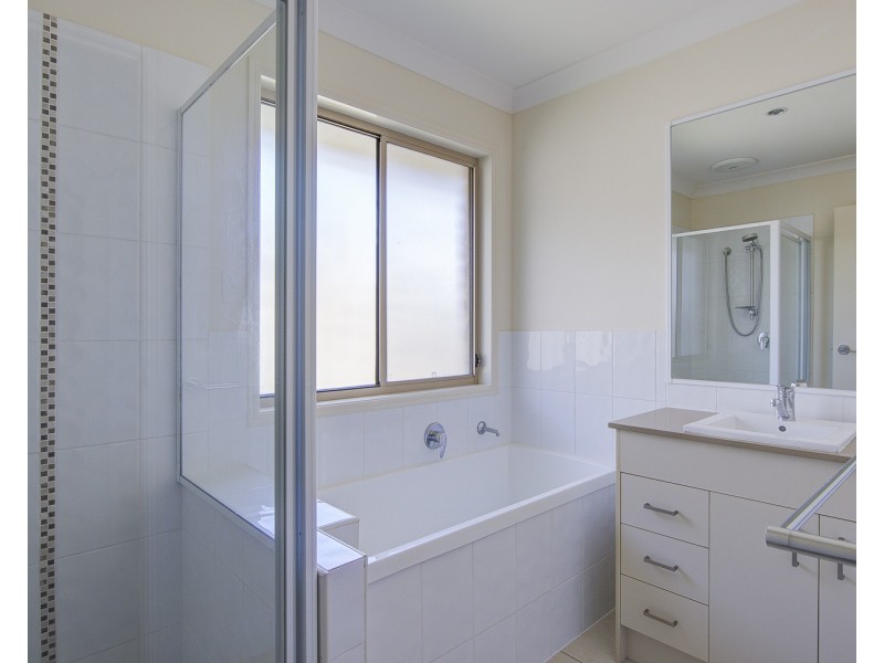 10 Charles Avenue, Pimpama QLD 4209