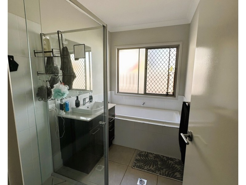 5 Dianella Crescent, Maudsland QLD 4210