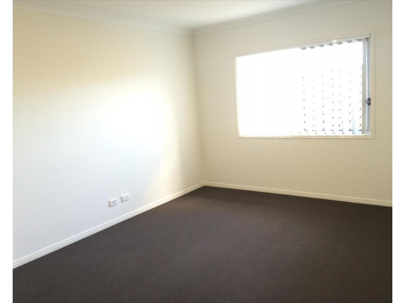 4 Keelson Crescent, Hope Island QLD 4212