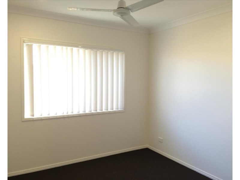 4 Keelson Crescent, Hope Island QLD 4212