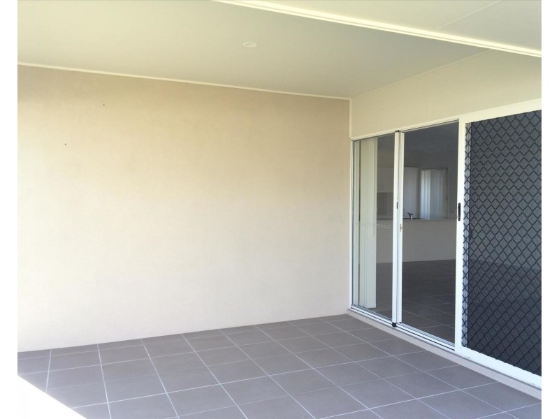 4 Keelson Crescent, Hope Island QLD 4212