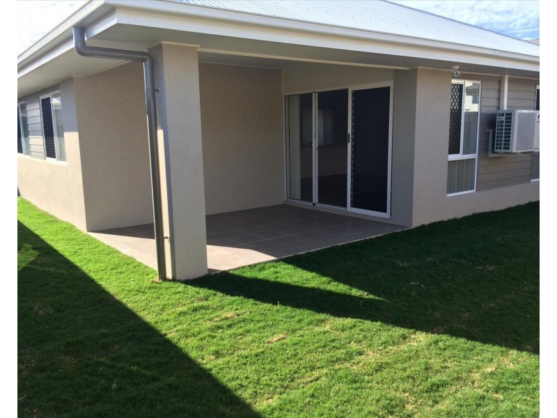 4 Keelson Crescent, Hope Island QLD 4212
